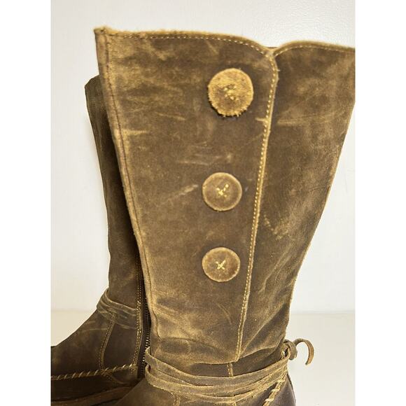 Born EUC Brown Distressed Suede Torrey Tall Moccasin Boot Size 6.5 US 37 EU - Picture 4 of 6